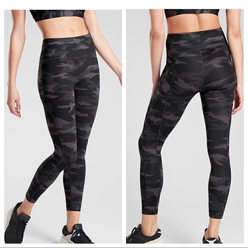 Athleta Ultimate Camo 7/8 Tight Stash Pocket Leggings Size Small High Rise